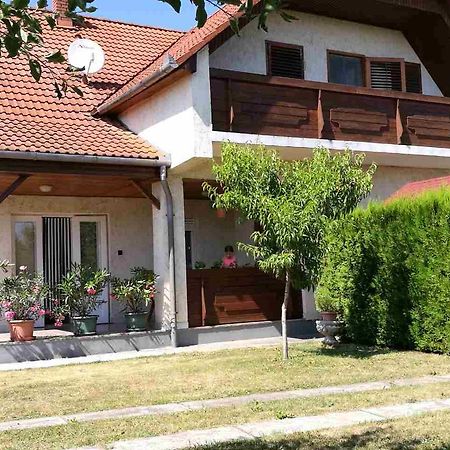 Sára Vendégház Balatonkeresztúr Exterior foto