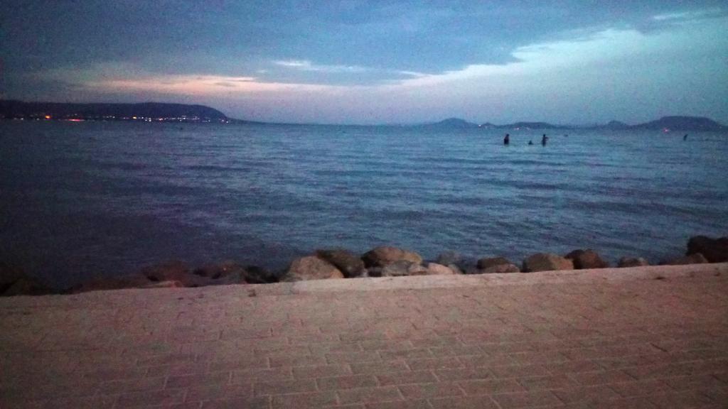 Sára Vendégház Balatonkeresztúr Exterior foto